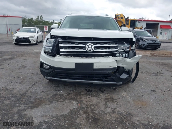 2018 Volkswagen Atlas 3.6L V6 SEL with VIN 1V2MR2CA9JC572206, listed as a IAAI auction lot 41995114 with 64,324 mi miles. Bid and sale history available at carsss.com. Image 6.