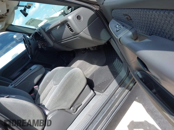 2004 Chevrolet Avalanche with VIN 3GNEC12T14G247224, listed as a IAAI auction lot 42626754 with Not provided miles and . Bid and sale history available at DreamBid. Image 5.