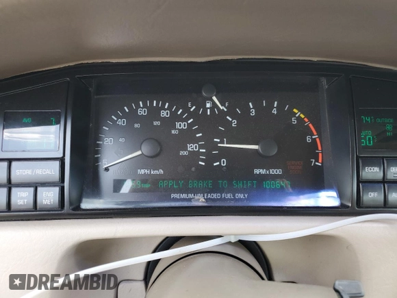 1992 Cadillac Seville z VIN 1G6KY53BXNU804126, wystawiony jako Copart lot #69219394 z przebiegiem 100 647 mil mil oraz Czysty tytuł • Clean title. Historia ofert i sprzedaży dostępna na DreamBid. Obrazek 9.