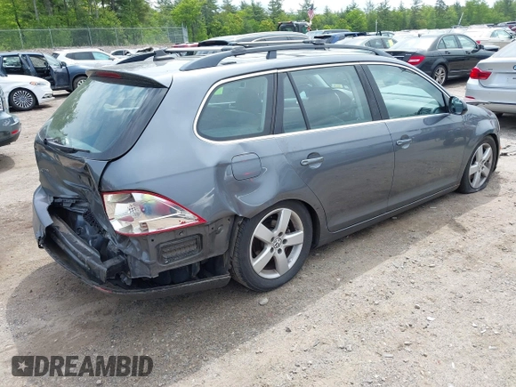 2009 Volkswagen Jetta z VIN 3VWTZ71K59M257612, wystawiony jako IAAI lot #42375908 z przebiegiem 115 420 mil mil oraz . Historia ofert i sprzedaży dostępna na DreamBid. Obrazek 4.