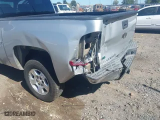 2011 Chevrolet Silverado 1500 LT with VIN 1GCRCSE0XBZ133317, listed as a IAAI auction lot 40613235 with 96,334 mi miles. Bid and sale history available at carsss.com. Image 6.