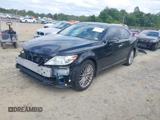 2011 Lexus LS 460 z VIN JTHBL5EF8B5104542, wystawiony jako IAAI lot #42341515 z przebiegiem 163 158 mil mil oraz . Historia ofert i sprzedaży dostępna na DreamBid. Obrazek 2.