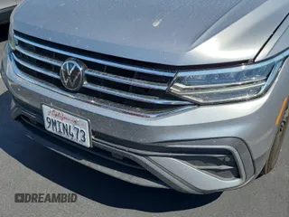 2024 Volkswagen Tiguan SE с VIN 3VV3B7AX9RM106728, выставлен на аукционе IAAI как лот 42845194 с пробегом 23 946 миль миль и . История ставок и продаж доступна на DreamBid. Изображение 52.