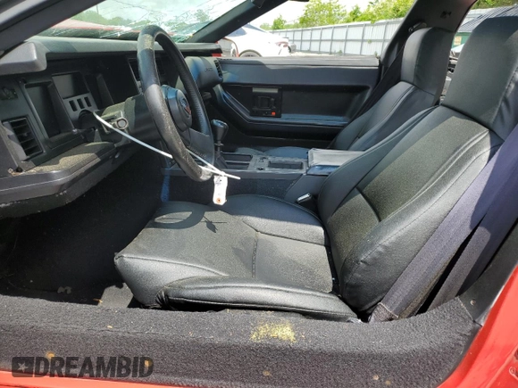 1988 Chevrolet Corvette z VIN 1G1YY2186J5112195, wystawiony jako Copart lot #55990205 z przebiegiem Nie podano mil oraz Szkoda całkowita • Salvage title. Historia ofert i sprzedaży dostępna na DreamBid. Obrazek 7.