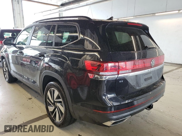 2024 Volkswagen Atlas SE with VIN 1V2HR2CA7RC555188, listed as a IAAI auction lot 42791847 with 29,357 mi miles and . Bid and sale history available at DreamBid. Image 9.