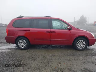 2011 Kia Sedona LX with VIN KNDMG4C71B6411453, listed as a IAAI auction lot 41316825 with 261,028 mi miles. Bid and sale history available at carsss.com. Image 14.
