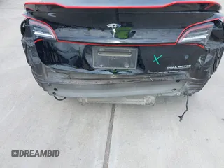 2023 Tesla Model 3 z VIN 5YJ3E1EA5PF484040, wystawiony jako IAAI lot #42128327 z przebiegiem 51 210 mil mil oraz . Historia ofert i sprzedaży dostępna na DreamBid. Obrazek 6.