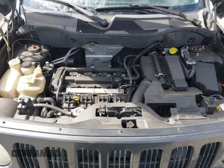 2010 Jeep Patriot Latitude z VIN 1J4NT1GA5AD676661, wystawiony jako IAAI lot #41602103 z przebiegiem 144 915 mil mil oraz . Historia ofert i sprzedaży dostępna na DreamBid. Obrazek 10.