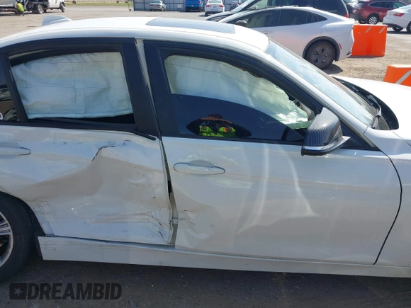 2014 BMW 3 Series 328i xDrive с VIN WBA3B5G55ENS07237, выставлен на аукционе IAAI как лот 41885237 с пробегом 100 288 миль миль и . История ставок и продаж доступна на DreamBid. Изображение 12.