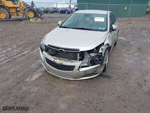 2014 Chevrolet Cruze 1LT with VIN 1G1PC5SB4E7471450, listed as a IAAI auction lot 41947965 with 99,352 mi miles. Bid and sale history available at carsss.com. Image 6.