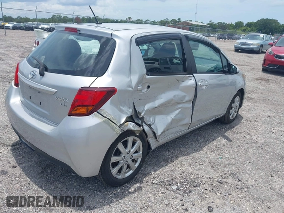 2015 Toyota Yaris L z VIN VNKKTUD30FA019329, wystawiony jako IAAI lot #42547504 z przebiegiem 54 848 mil mil oraz . Historia ofert i sprzedaży dostępna na DreamBid. Obrazek 4.
