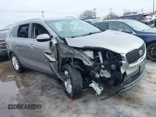 2018 Kia Sorento LX with VIN 5XYPGDA3XJG407247, listed as a IAAI auction lot 41639631 with 127,327 mi miles. Bid and sale history available at carsss.com. Image 1.
