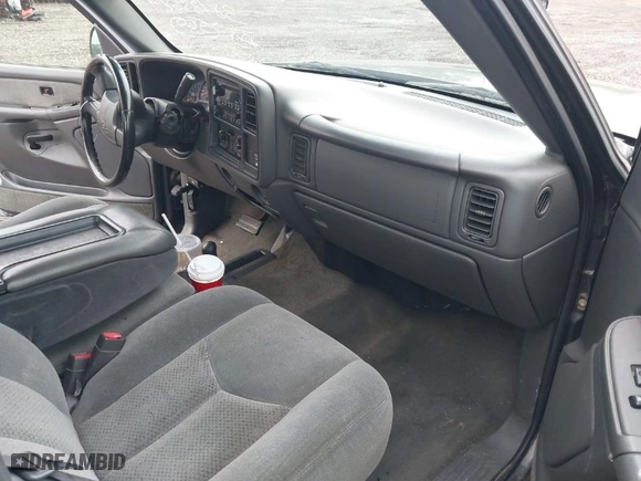 2003 Chevrolet Silverado 1500 LT with VIN 1GCEK19T63E244858, listed as a IAAI auction lot 39411224 with 192,271 mi miles. Bid and sale history available at carsss.com. Image 5.
