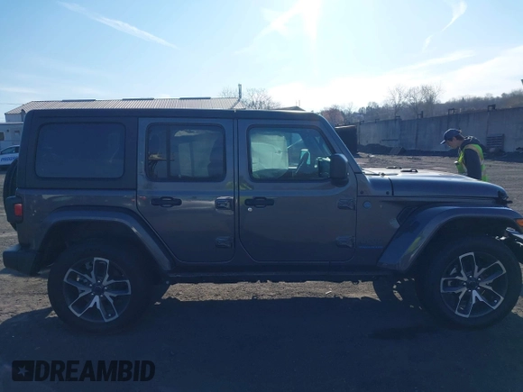 2024 Jeep Wrangler Willys z VIN 1C4RJXN60RW293872, wystawiony jako IAAI lot #41908133 z przebiegiem 850 mil mil oraz . Historia ofert i sprzedaży dostępna na DreamBid. Obrazek 13.