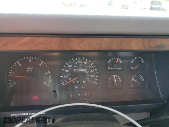 1995 Dodge Dakota z VIN 1B7GL23X7SS250840, wystawiony jako Copart lot #87114384 z przebiegiem 123 860 mil mil oraz Czysty tytuł • Clean title. Historia ofert i sprzedaży dostępna na DreamBid. Obrazek 9.
