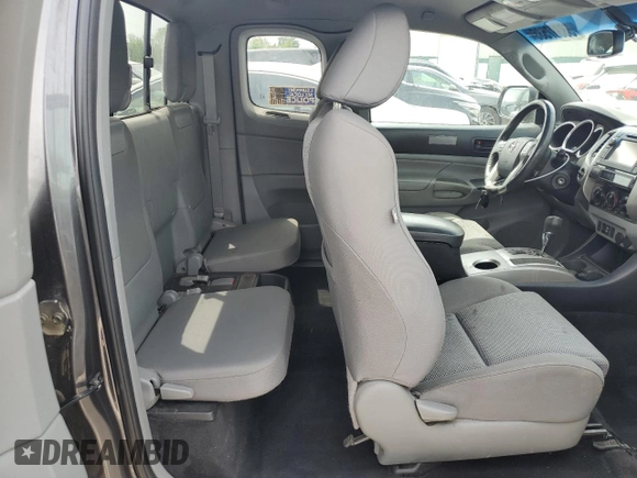 2013 Toyota Tacoma z VIN 5TFUU4EN5DX058037, wystawiony jako Copart lot #58387535 z przebiegiem 110 564 mil mil oraz Szkoda całkowita • Salvage title. Historia ofert i sprzedaży dostępna na DreamBid. Obrazek 10.