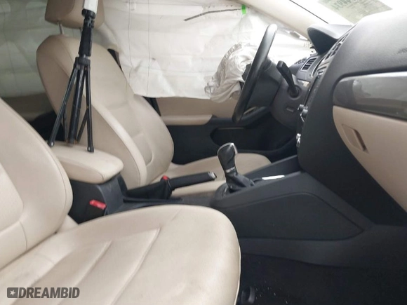 2018 Volkswagen Jetta 1.4T SE with VIN 3VWDB7AJ1JM221517, listed as a IAAI auction lot 41329474 with 87,450 mi miles. Bid and sale history available at carsss.com. Image 5.