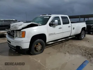 2011 GMC Sierra 3500HD DRW Denali z VIN 1GT426C87BF152261, wystawiony jako Copart lot #47485255 z przebiegiem 69 719 mil mil oraz Szkoda całkowita • Salvage title. Historia ofert i sprzedaży dostępna na DreamBid. Obrazek 1.