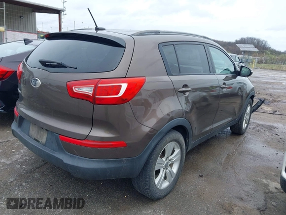 2011 Kia Sportage LX with VIN KNDPB3A20B7024111, listed as a IAAI auction lot 41945892 with 139,605 mi miles and . Bid and sale history available at carsss.com. Image 4.
