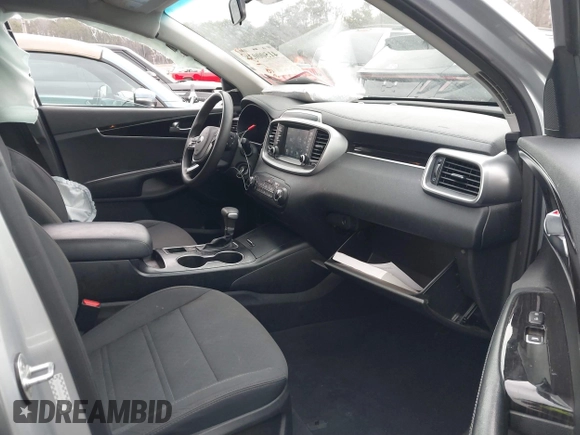 2020 Kia Sorento LX with VIN 5XYPG4A52LG627955, listed as a IAAI auction lot 41500038 with 150,464 mi miles and . Bid and sale history available at DreamBid. Image 5.