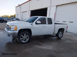 2007 Chevrolet Silverado 1500 LT w/1LT with VIN 1GCEK19J57Z507841, listed as a IAAI auction lot 41767893 with 334,294 mi miles. Bid and sale history available at carsss.com. Image 14.