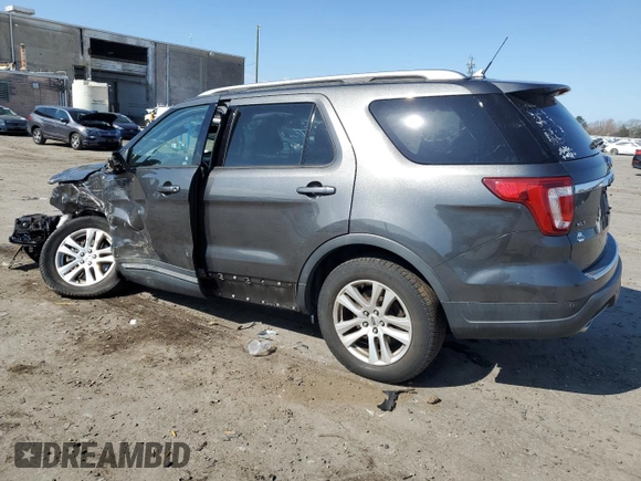 2018 Ford Explorer XLT with VIN 1FM5K8D89JGC38609, listed as a Copart auction lot 50925055 with 56,794 mi miles and Salvage Title. Bid and sale history available at DreamBid. Image 2.