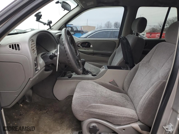 2004 Chevrolet TrailBlazer LT with VIN 1GNDS13S842323700, listed as a Copart auction lot 44176895 with 165,541 mi miles and Salvage Title. Bid and sale history available at carsss.com. Image 7.