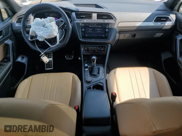 2022 Volkswagen Tiguan SE R-Line Black with VIN 3VV8B7AX8NM086889, listed as a Copart auction lot 63555865 with 32,919 mi miles and Salvage title. Bid and sale history available at DreamBid. Image 8.