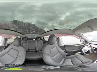 2024 Tesla Model Y Performance z VIN 7SAYGDEF6RA268195, wystawiony jako Copart lot #53211075 z przebiegiem Nie podano mil oraz Szkoda całkowita • Salvage title. Historia ofert i sprzedaży dostępna na DreamBid. Obrazek 14.
