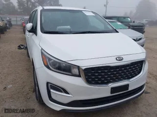 2019 Kia Sedona EX with VIN KNDMB5C18K6526325, listed as a IAAI auction lot 41877920 with 105,652 mi miles. Bid and sale history available at carsss.com. Image 6.