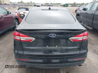 2020 Ford Fusion SEL с VIN 3FA6P0CD2LR145913, выставлен на аукционе IAAI как лот 42310012 с пробегом 121 168 миль миль и . История ставок и продаж доступна на DreamBid. Изображение 16.