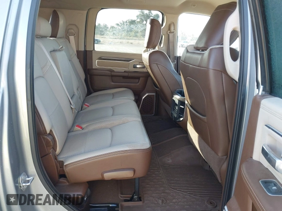 2019 Ram 2500 Laramie with VIN 3C6UR5NL5KG701954, listed as a IAAI auction lot 41030753 with 183,756 mi miles. Bid and sale history available at carsss.com. Image 8.