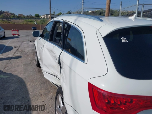 2014 Audi Q7 S line Prestige with VIN WA1DGAFE2ED010013, listed as a IAAI auction lot 42454744 with Not provided miles and . Bid and sale history available at DreamBid. Image 18.