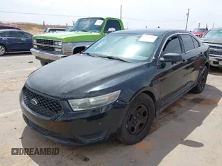 2013 Ford Police Interceptor с VIN 1FAHP2M86DG119183, выставлен на аукционе IAAI как лот 41882701 с пробегом 113 901 миль миль и . История ставок и продаж доступна на DreamBid. Изображение 2.
