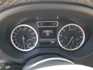 2017 Infiniti QX30 Premium z VIN SJKCH5CP5HA036085, wystawiony jako Copart lot #51936665 z przebiegiem 74 876 mil mil oraz Tytuł czysty. Historia ofert i sprzedaży dostępna na DreamBid. Obrazek 9.