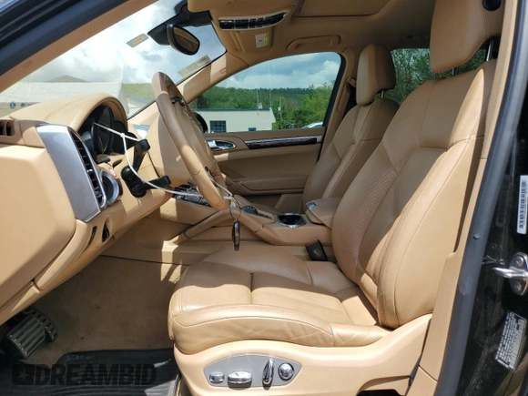 2013 Porsche Cayenne S Hybrid с VIN WP1AE2A2XDLA15786, выставлен на аукционе Copart как лот 56371085 с пробегом 96 322 миль миль и Чистый • Clean title. История ставок и продаж доступна на DreamBid. Изображение 7.