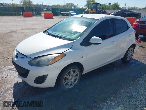 2014 Mazda 2 Sport with VIN JM1DE1KY0E0175562, listed as a IAAI auction lot 42023803 with 247,411 mi miles and . Bid and sale history available at carsss.com. Image 2.