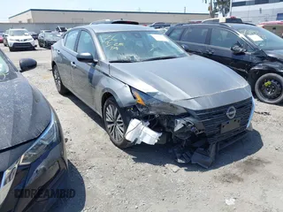 2024 Nissan Altima SV with VIN 1N4BL4DV8RN437442, listed as a IAAI auction lot 41878748 with 2,873 mi miles and . Bid and sale history available at DreamBid. Image 1.