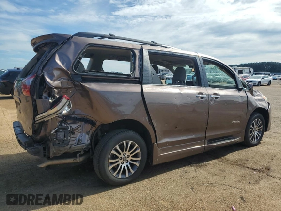 2020 Toyota Sienna XLE Auto Access Seat z VIN 5TDYZ3DC6LS033245, wystawiony jako Copart lot #56308365 z przebiegiem 82 254 mil mil oraz Szkoda całkowita • Salvage title. Historia ofert i sprzedaży dostępna na DreamBid. Obrazek 3.