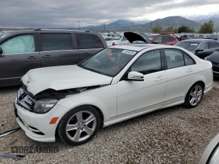 2011 Mercedes-Benz C 300 Sport z VIN WDDGF8BB8BR183114, wystawiony jako Copart lot #55536235 z przebiegiem 132 824 mil mil oraz Szkody całkowita. Historia ofert i sprzedaży dostępna na DreamBid. Obrazek 1.