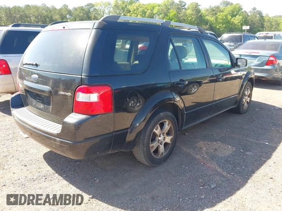 2006 Ford Freestyle Limited with VIN 1FMZK03156GA54072, listed as a IAAI auction lot 42013484 with 154,434 mi miles. Bid and sale history available at carsss.com. Image 4.
