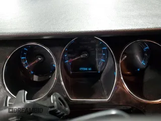 2010 Ford Taurus Limited z VIN 1FAHP2JW8AG167637, wystawiony jako Copart lot #75367344 z przebiegiem 177 346 mil mil oraz Szkoda całkowita • Salvage title. Historia ofert i sprzedaży dostępna na DreamBid. Obrazek 9.