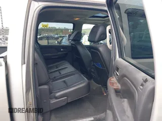 2008 GMC Sierra Denali z VIN 2GTEK638X81159807, wystawiony jako IAAI lot #42075788 z przebiegiem 143 393 mil mil oraz . Historia ofert i sprzedaży dostępna na DreamBid. Obrazek 8.