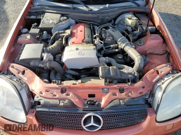2000 Mercedes-Benz SLK 230 Kompressor с VIN WDBKK47F0YF145180, выставлен на аукционе Copart как лот 86648924 с пробегом 130 460 миль миль и Списание • Salvage title. История ставок и продаж доступна на DreamBid. Изображение 11.
