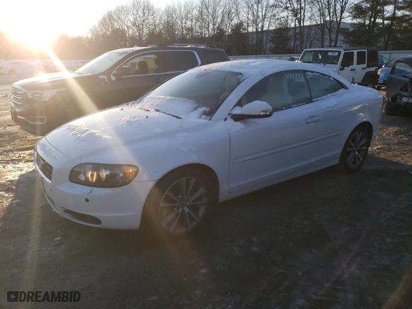 2010 Volvo C70 with VIN YV1672MC6AJ092081, listed as a Copart auction lot 41731775 with 76,998 mi miles and Clean Title. Bid and sale history available at carsss.com. Image 1.