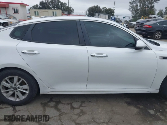 2017 Kia Optima LX z VIN KNAGT4L37H5160410, wystawiony jako IAAI lot #41906061 z przebiegiem 88 243 mil mil oraz . Historia ofert i sprzedaży dostępna na DreamBid. Obrazek 13.