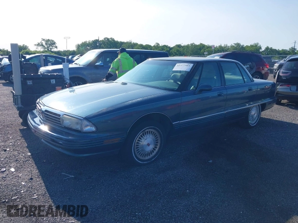 1995 Oldsmobile 98 Regency Elite Series I - 1SB z VIN 1G3CX52K4S4314539, wystawiony jako IAAI lot #42377503 z przebiegiem 125 856 mil mil oraz . Historia ofert i sprzedaży dostępna na DreamBid. Obrazek 2.