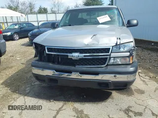 2006 Chevrolet Silverado 1500 Work Truck with VIN 1GCEC19X26Z245101, listed as a IAAI auction lot 41524361 with 189,845 mi miles. Bid and sale history available at carsss.com. Image 6.