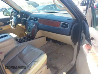2008 Chevrolet Suburban 3LT with VIN 3GNFC16028G199257, listed as a IAAI auction lot 41757871 with 287,604 mi miles and . Bid and sale history available at DreamBid. Image 5.