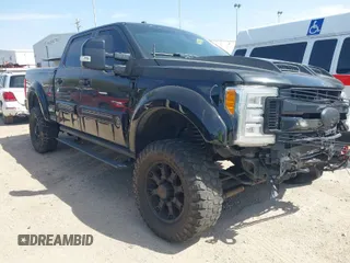 2018 Ford Super Duty F-250 SRW XL with VIN 1FT7W2BTXJEB99241, listed as a IAAI auction lot 41761108 with 215,843 mi miles. Bid and sale history available at carsss.com. Image 1.